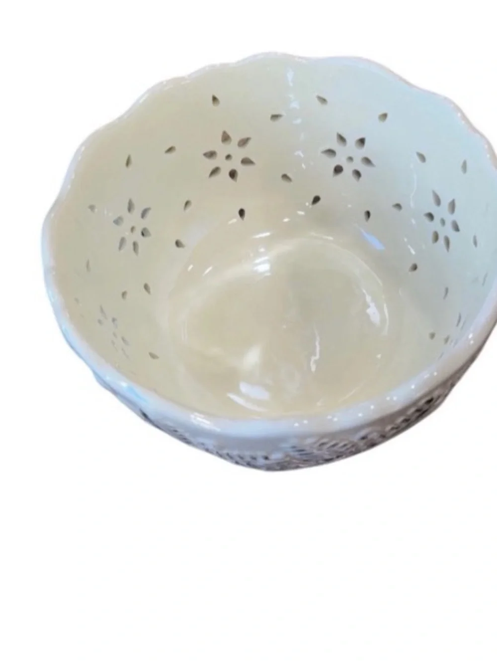 Bath & Body Works Candle Holder White Ceramic Snowflake Bowl 7.5” Christmas